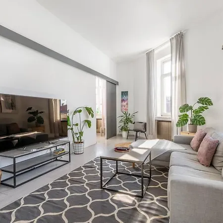 公寓 Quaint And Cozy 2-br In The Center *