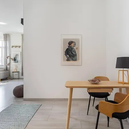 Quaint And Cozy 2-br In The Center Appartamento Budapest