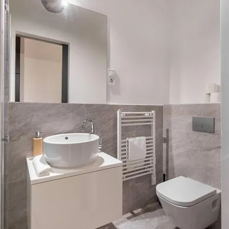 Quaint And Cozy 2-br In The Center Lejlighed