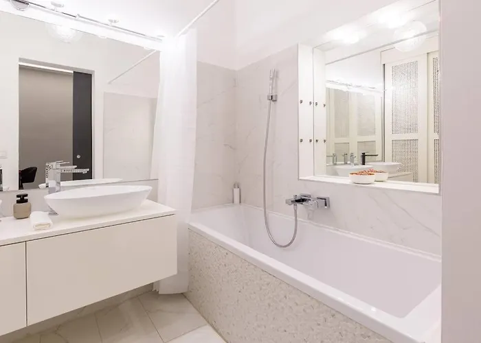 Quaint And Cozy 2-br In The Center Budapest